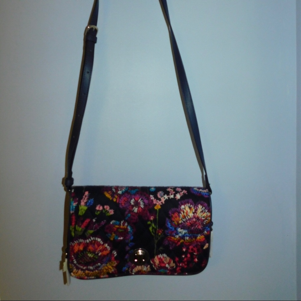Vera Bradley turnlock crossbody purse